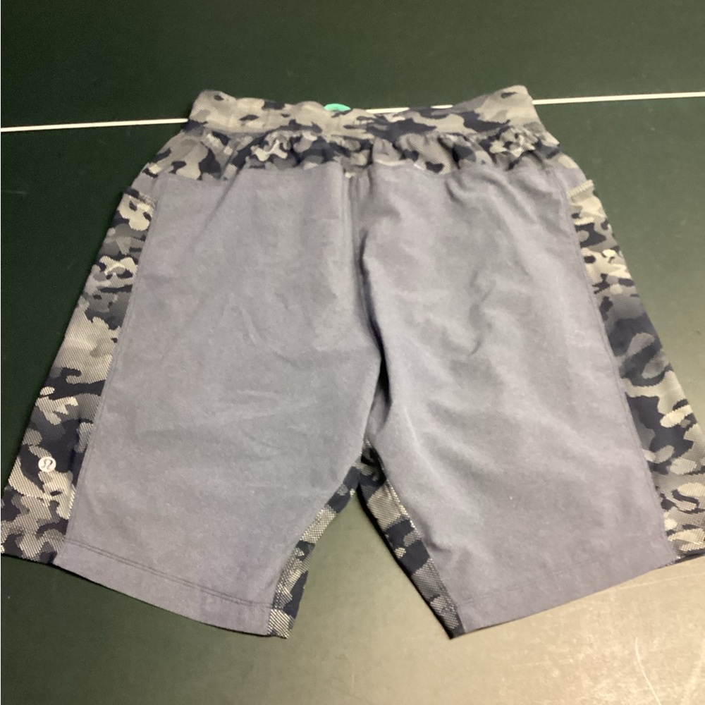 Lululemon Men’s 7” Shorts with Liner - Picture 3 of 8